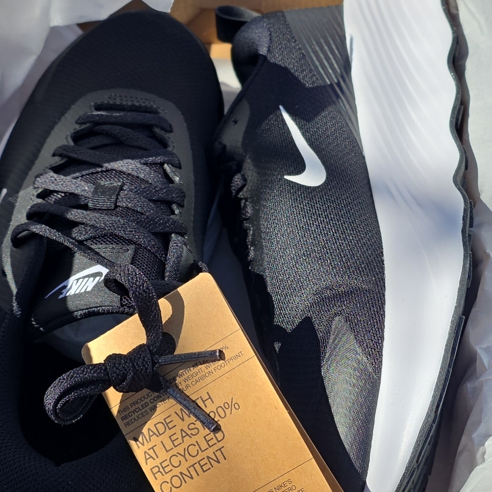 Nike Men's Black and White Athletic Shoes